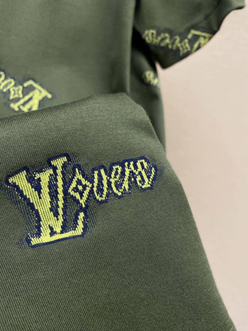 l0vis Vvtt0n shirt